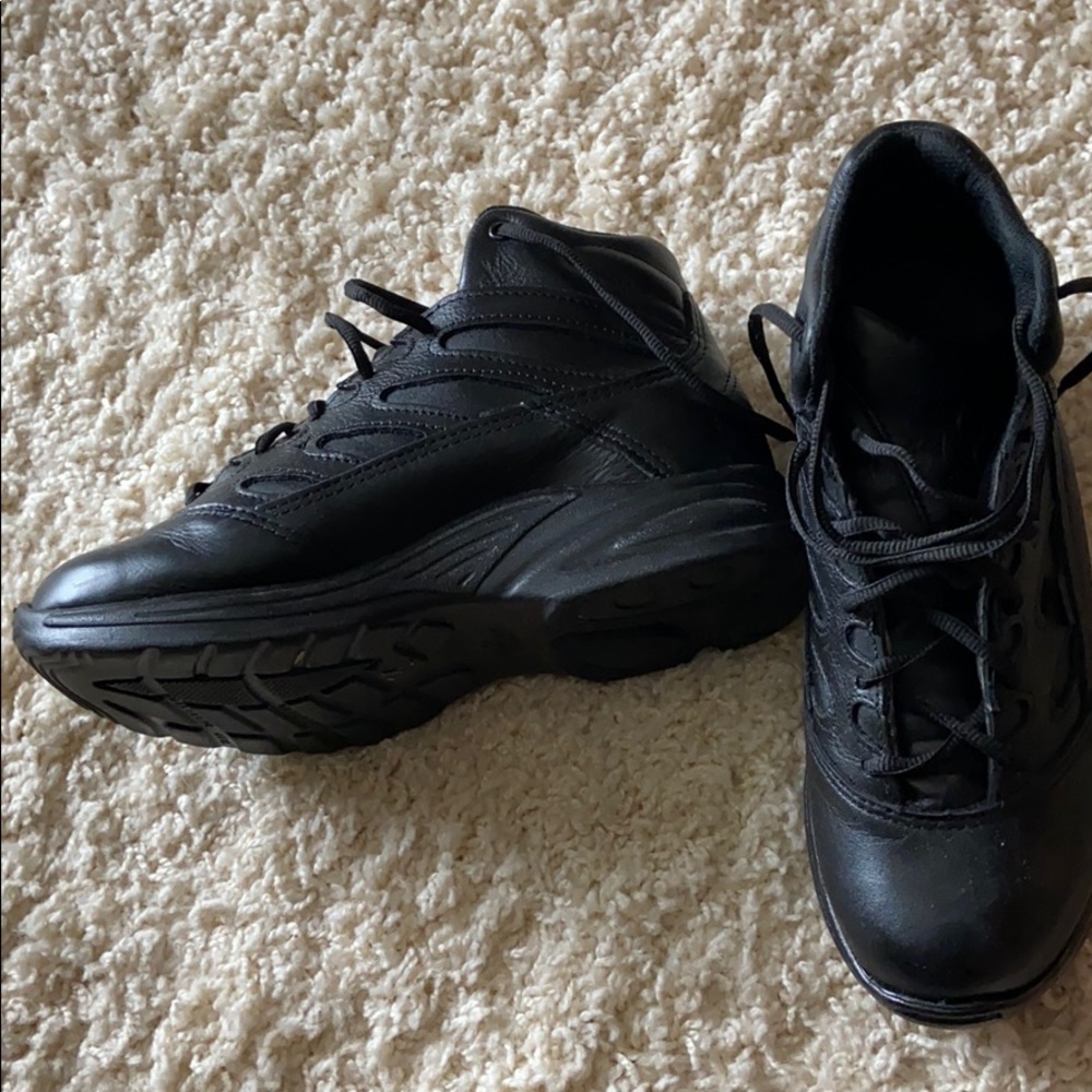 Black worboots